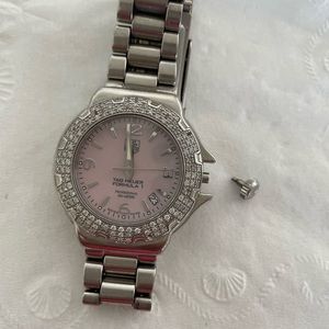 Watch with diamonds bezel